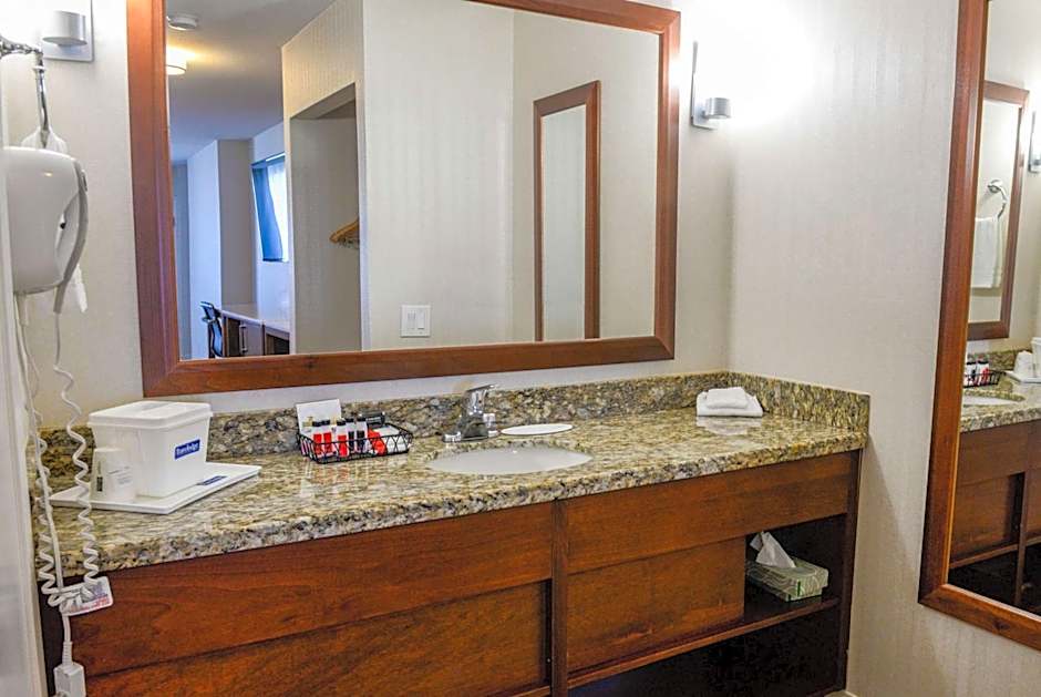 Travelodge by Wyndham Culver City