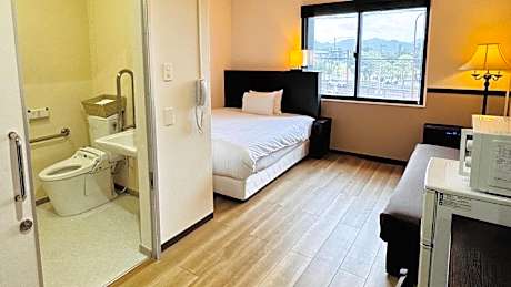 Accessible Room, Non-Smoking, No Bathtub