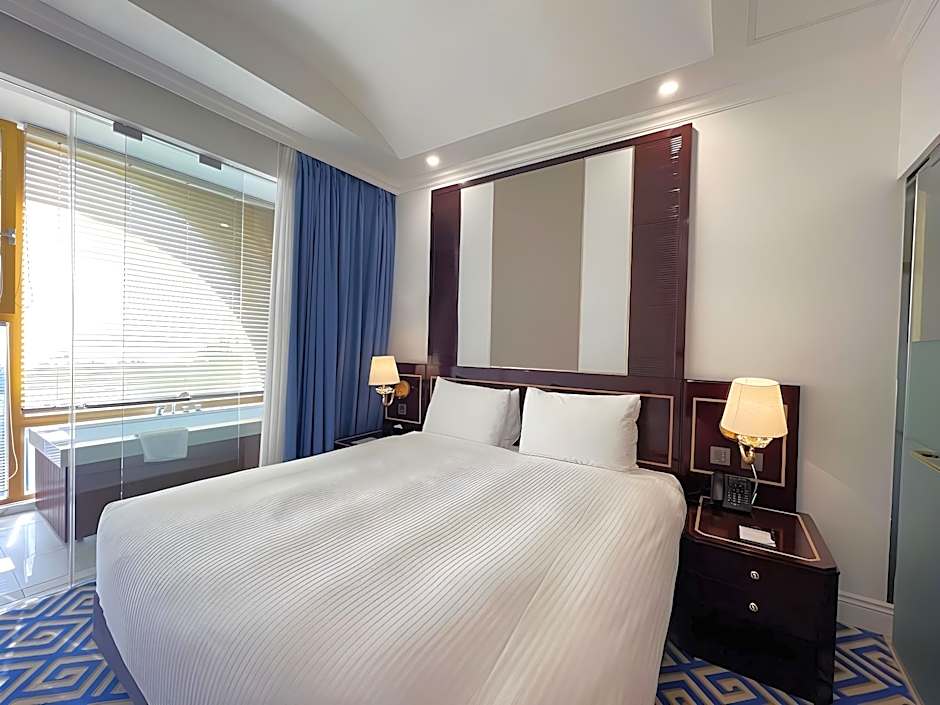 GoldOne Hotel & Suites