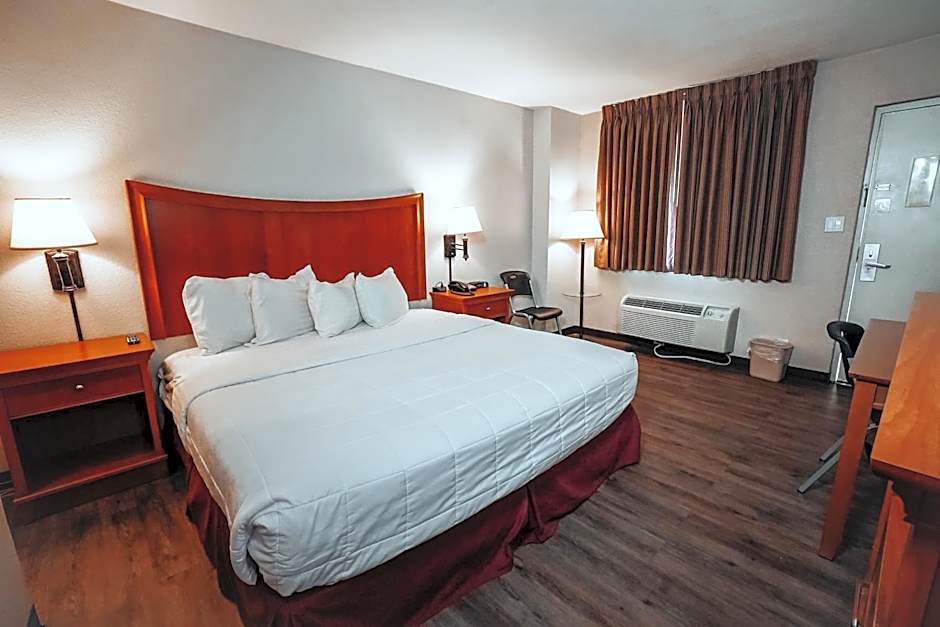 Lamplighter Inn and Suites - North