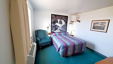 Queen Room with Two Double Beds - Non-Smoking