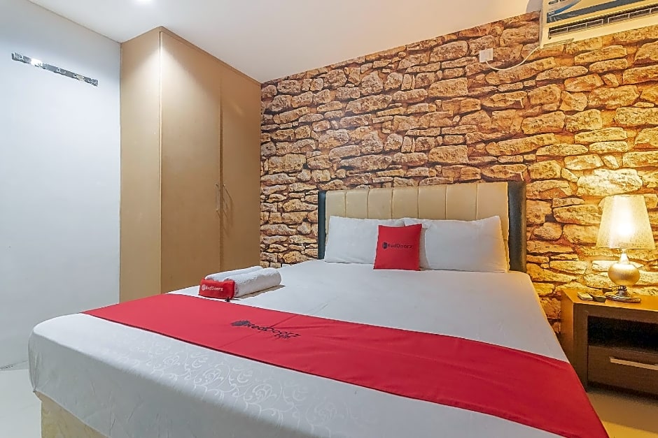 RedDoorz Plus near Sepinggan Airport 3 Balikpapan