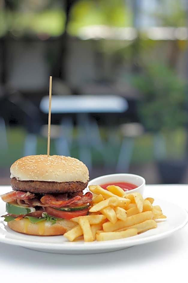 Mount Richmond Hotel