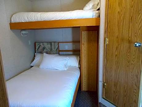 Arctic Homestead Suite 1