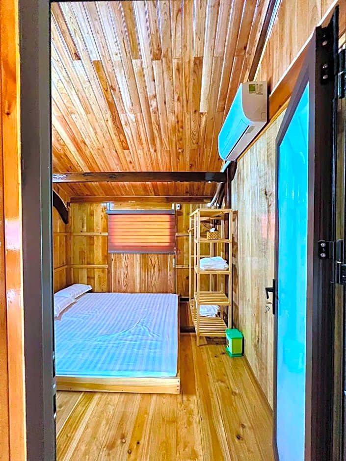 Photo 1 of 5 of Double Room