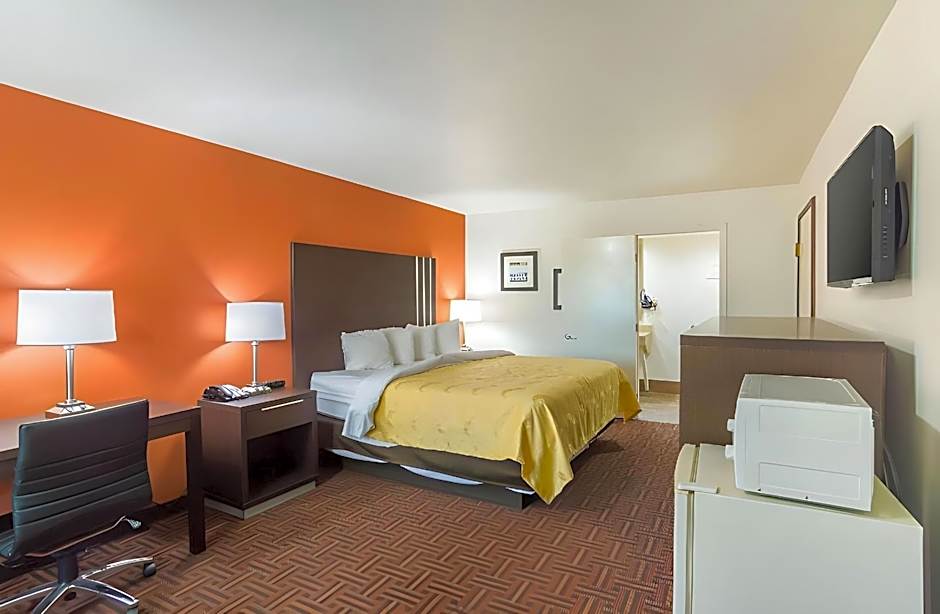 Photo 1 of 12 of 1 King Bed, Accessible, Nonsmoking