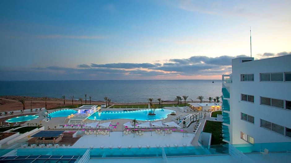 King Evelthon Beach Hotel & Resort