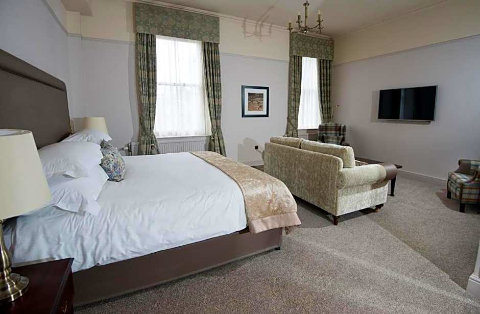 Macdonald Old England Hotel & Spa