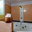 Red Wing Inn and Suite