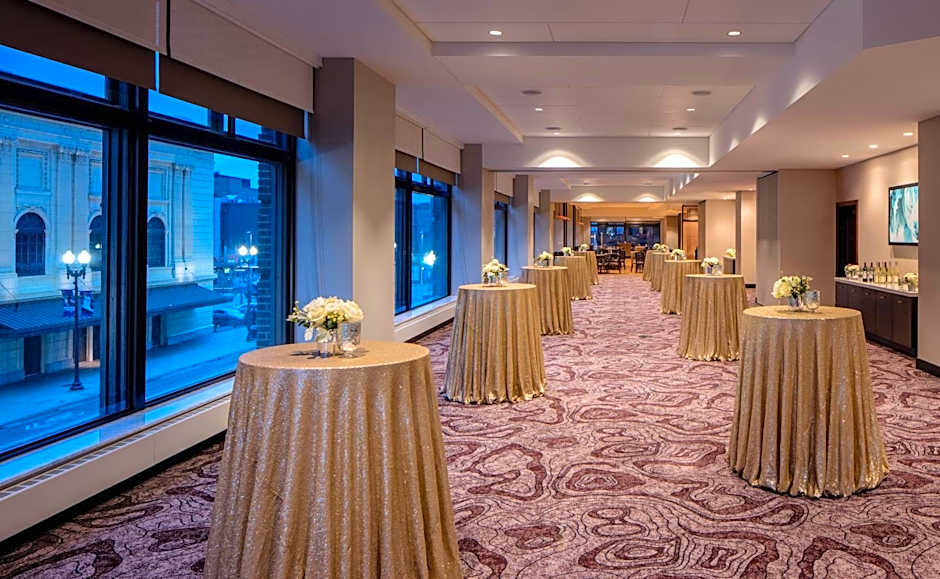 Embassy Suites By Hilton Minneapolis Downtown Hotel