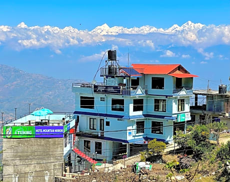 HOTEL MOUNTAIN MIRROR