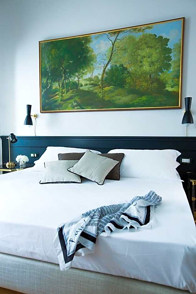 Soprarno Suites