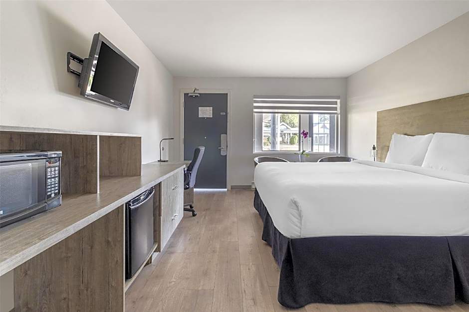 Dannys Hotel Suites; SureStay Collection by Best Western