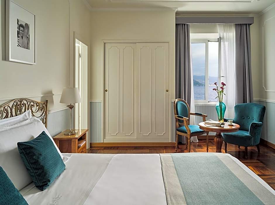 Photo 1 of 6 of Deluxe, Sea View