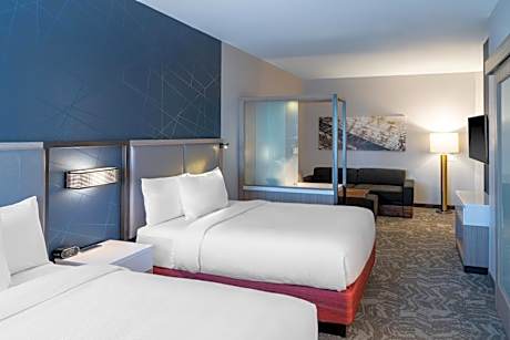 Extended, Suite with Queen, Trundle bed