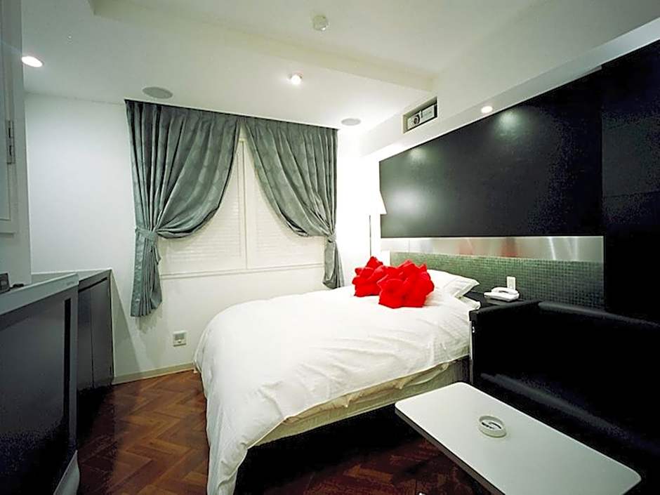 Hotel Woo (Adults Only)