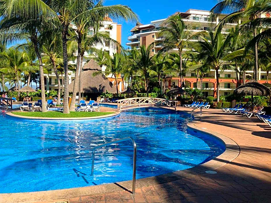 2 Bed 2 Bath, plus one den at Playa Royale Condo 3508, Free WIFI