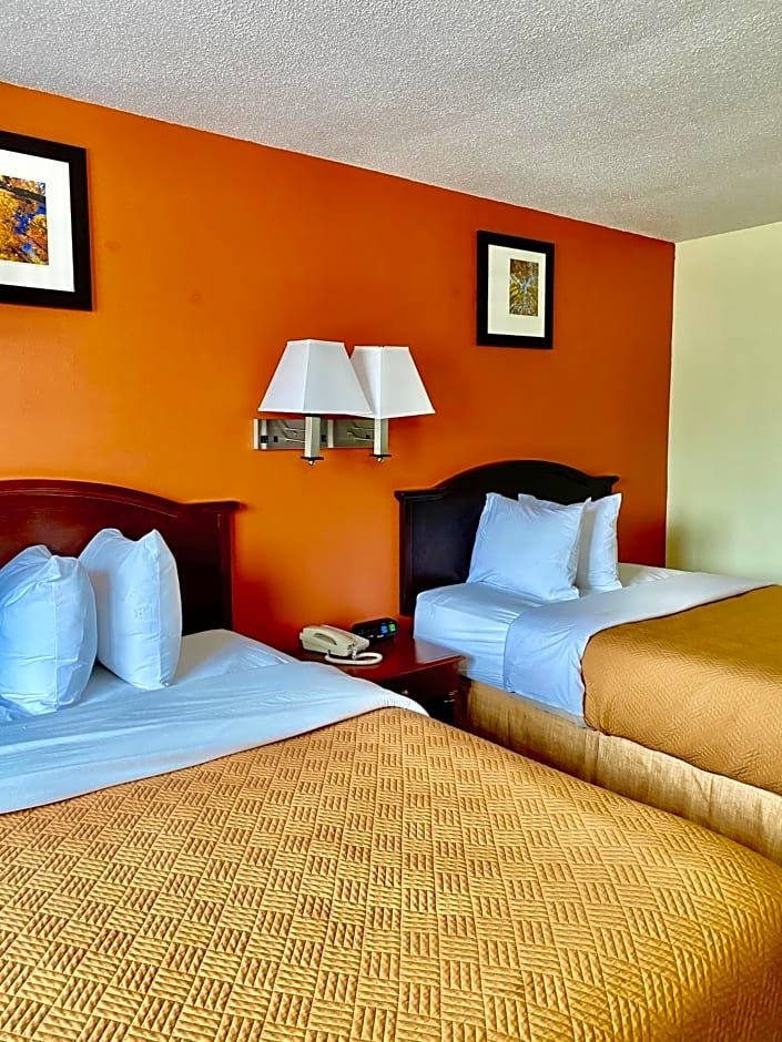 Travelodge by Wyndham La Porte/Michigan City Area