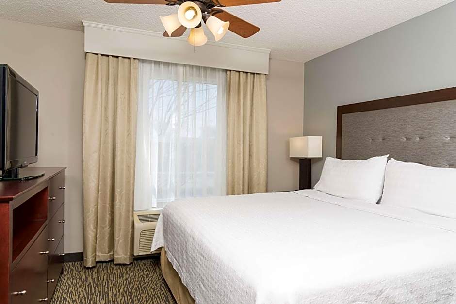 Homewood Suites By Hilton Bloomington