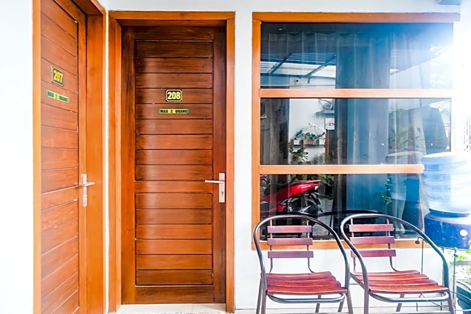 RedDoorz @ Jalan Kedawung