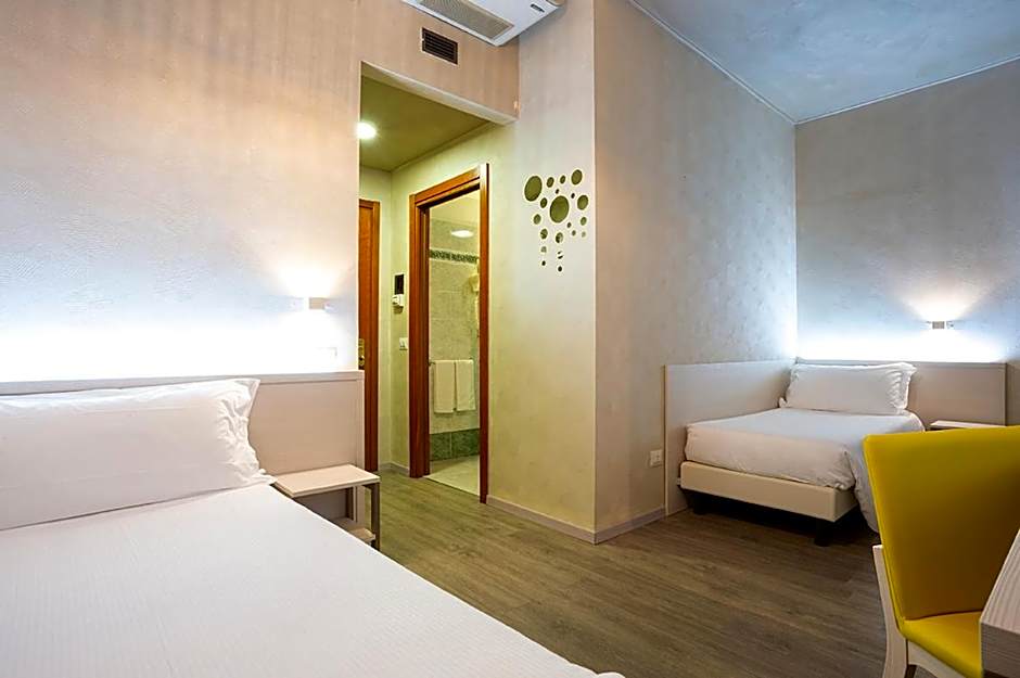 Hotel Embassy