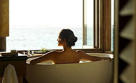 Sunset Crusoe Residence (1 King Bed)