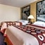 Super 8 by Wyndham Franklin/Middletown Area