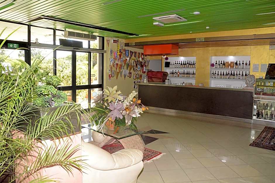 HOTEL IL PARCO - Parking Free & Restaurant - Hotel