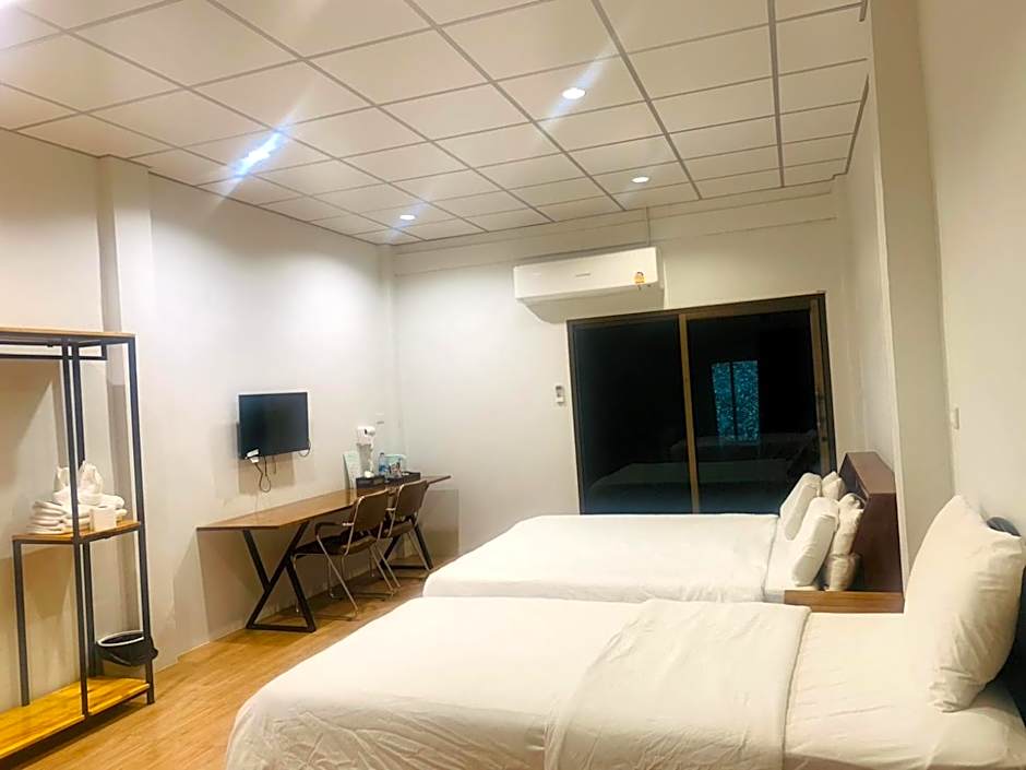 โรงแรมควีนส์ (Queen)