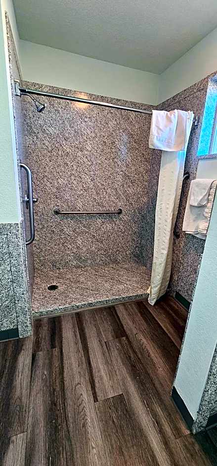 Travel Inn & Suite
