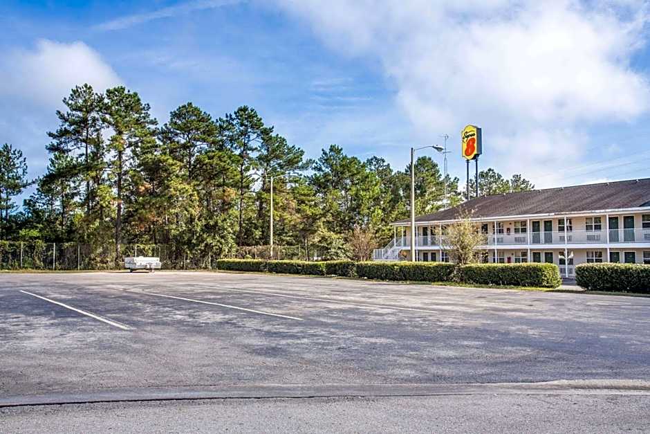 Super 8 by Wyndham Monticello