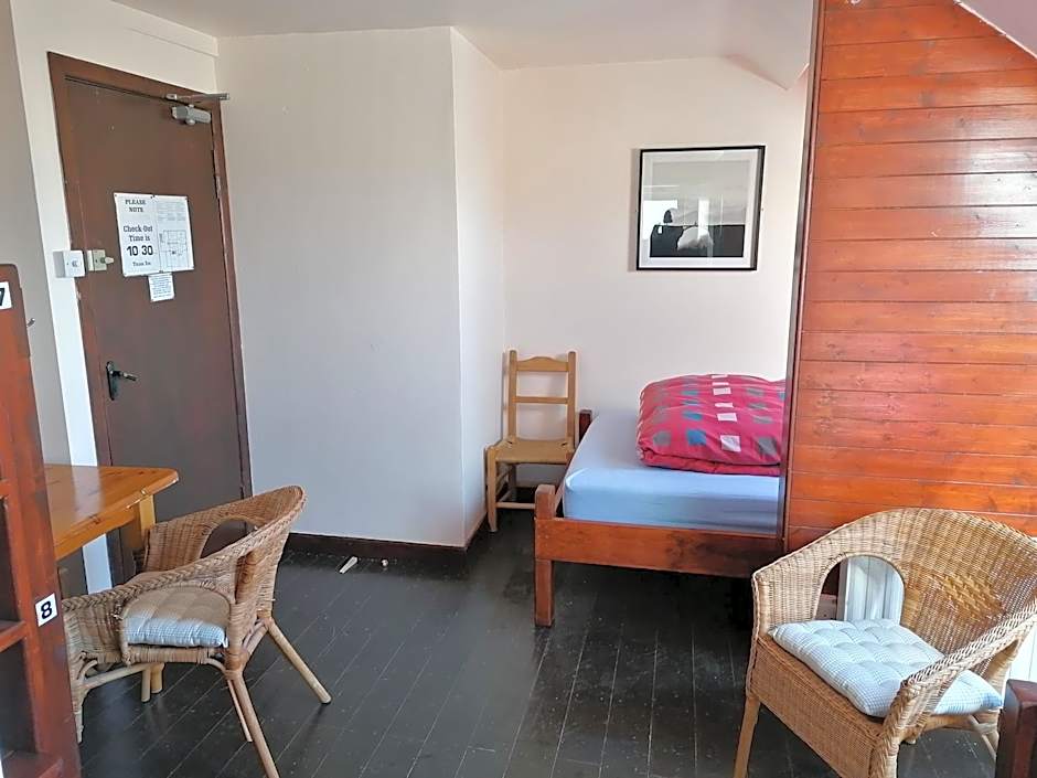 Aille River Tourist Hostel and Campsite Doolin