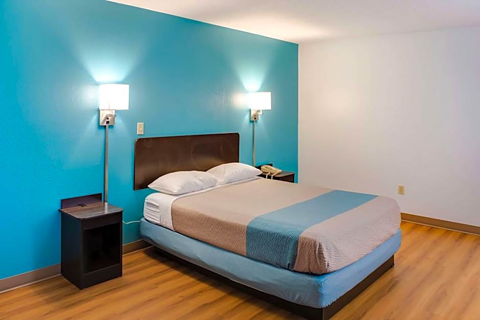 Motel 6-Richmond, IN