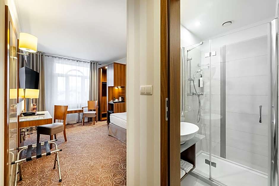 Hotel Lord - Warsaw Airport