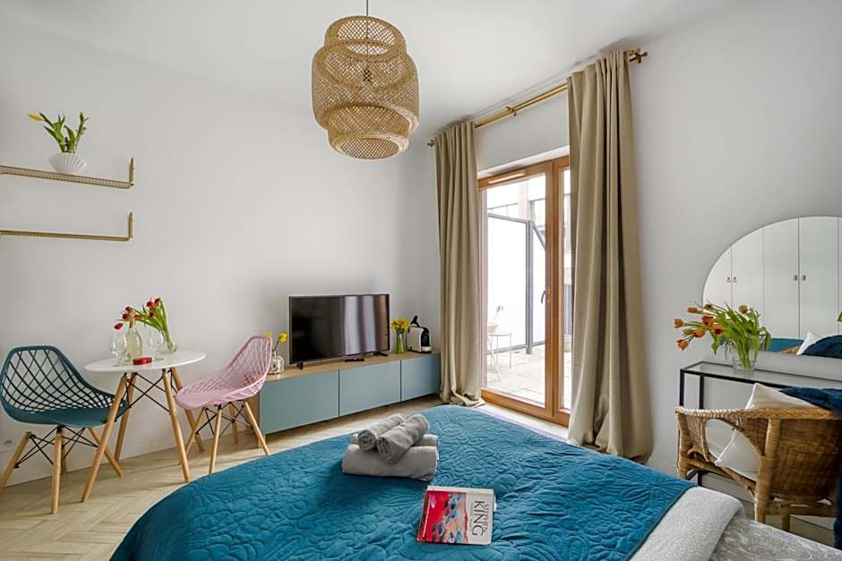 Aparthotel Pawia Deluxe- 10 min to center, self check-in, optional breakfest, parking on the street