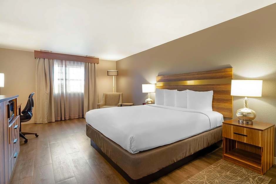 Best Western Cedar Inn And Suites