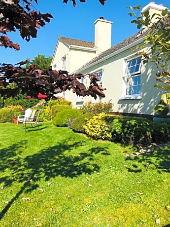 Hillcrest farmhouse Bed & Breakfast