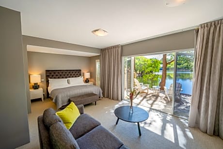 Lake View Suite