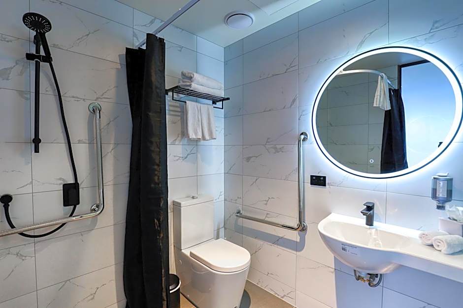 Microtel by Wyndham Wellington