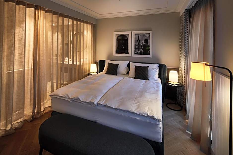Clounys Hotel