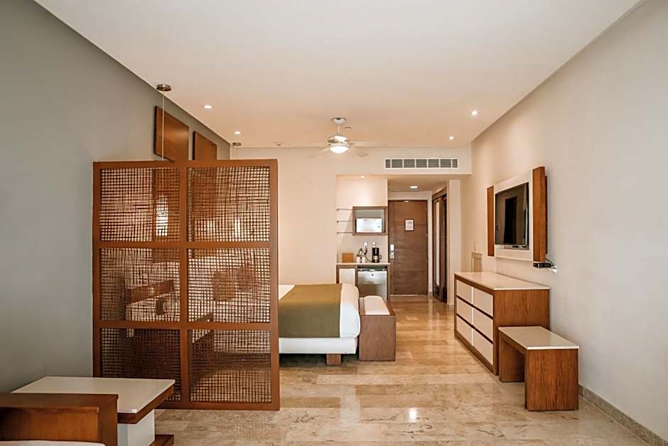 The Reef 28 - Adults Only - All Suites - Optional Gourmet All Inclusive