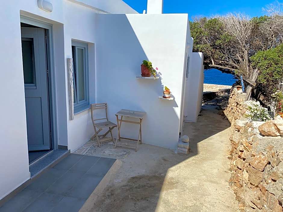 MIKRES CYCLADES DONOUSSA