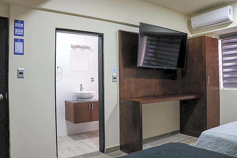 HOTEL MISION 11