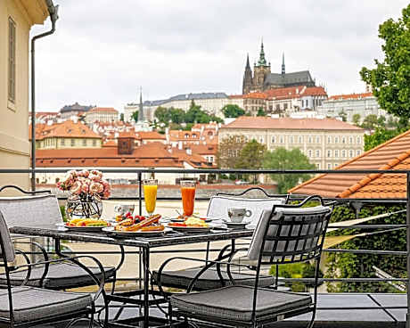 Four Seasons Hotel Prague