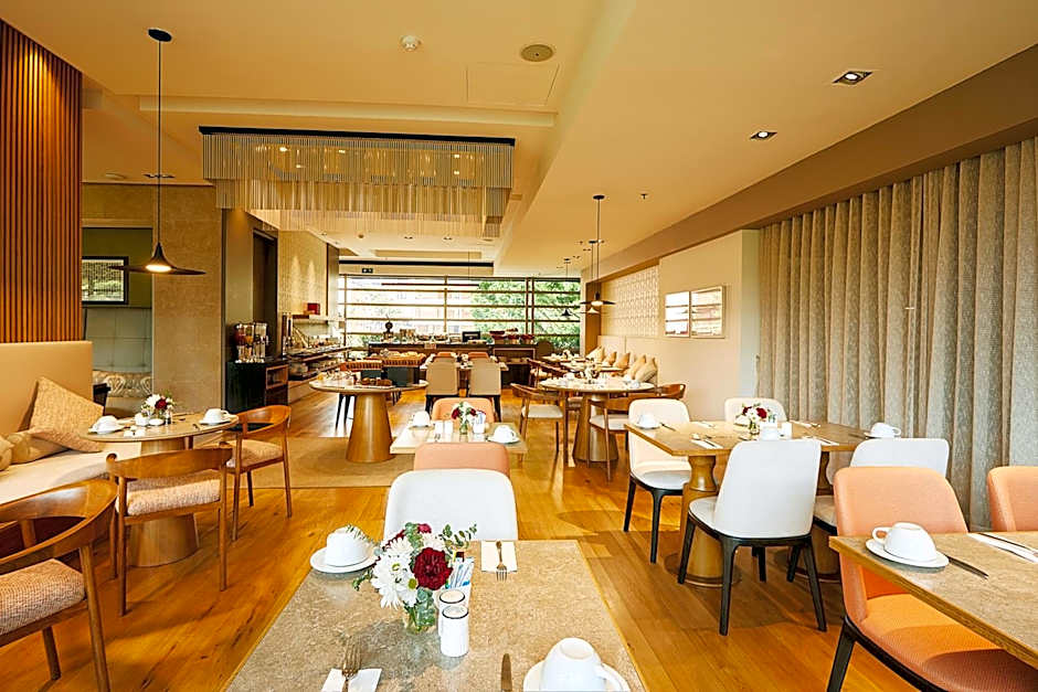 EK Hotel By Preferred Hotels Group