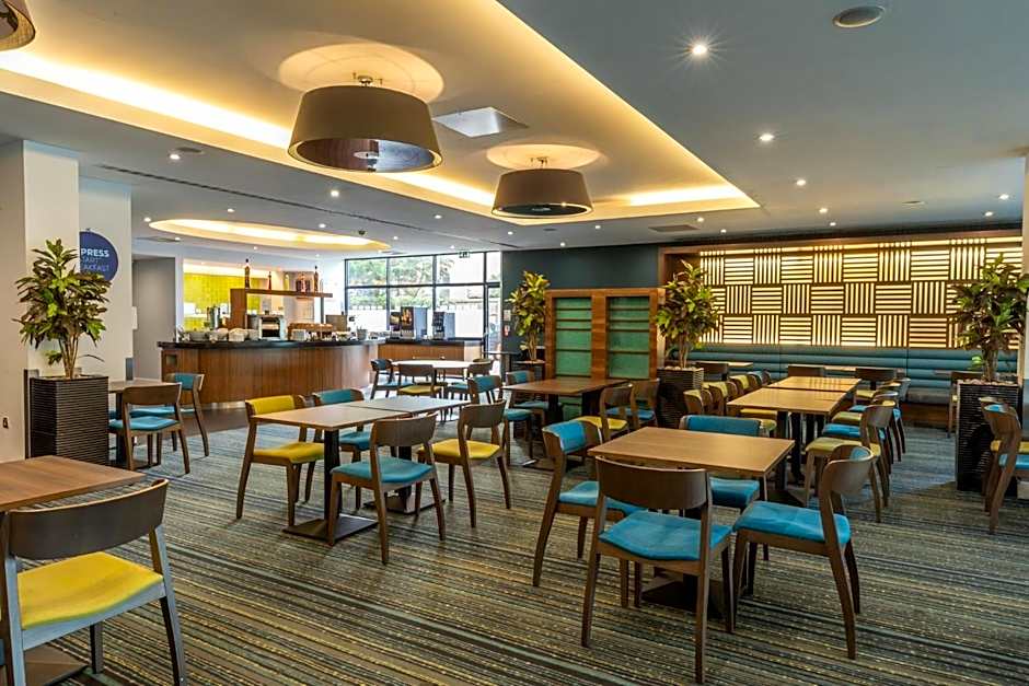 Holiday Inn Express London Heathrow T5 By IHG