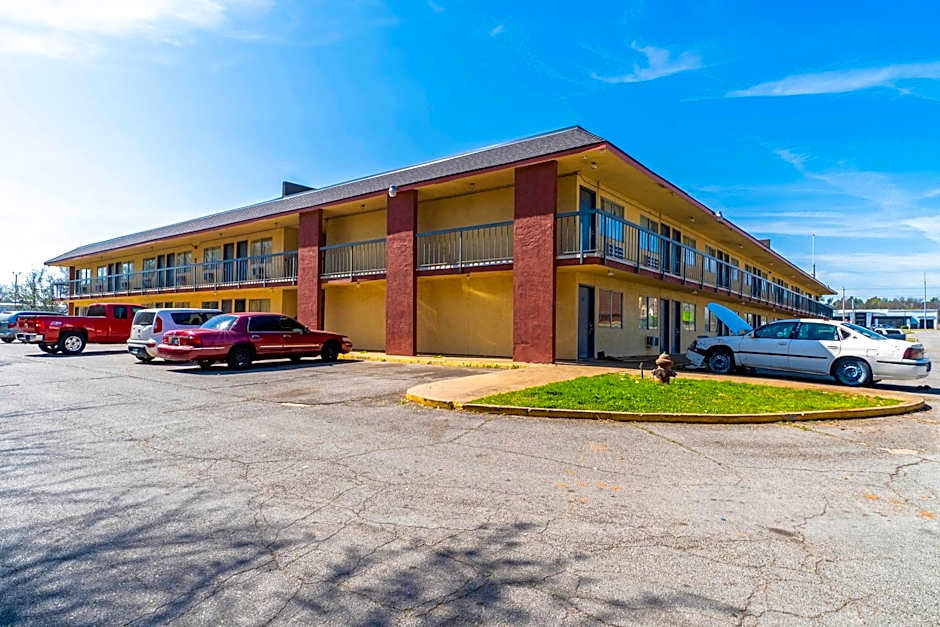 Castle Inn & Suites By OYO Chickasha