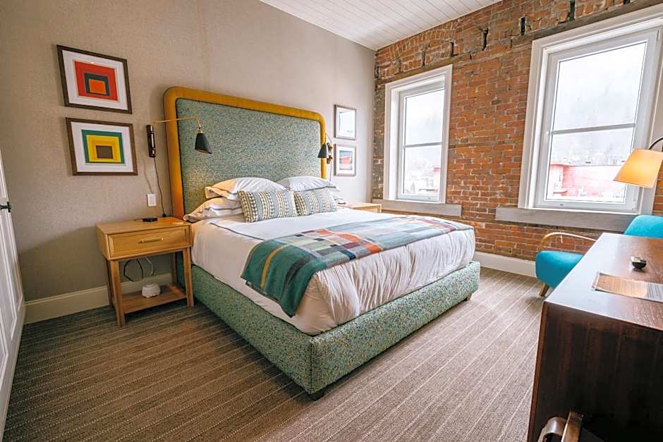 Eleven Revelstoke Lodge