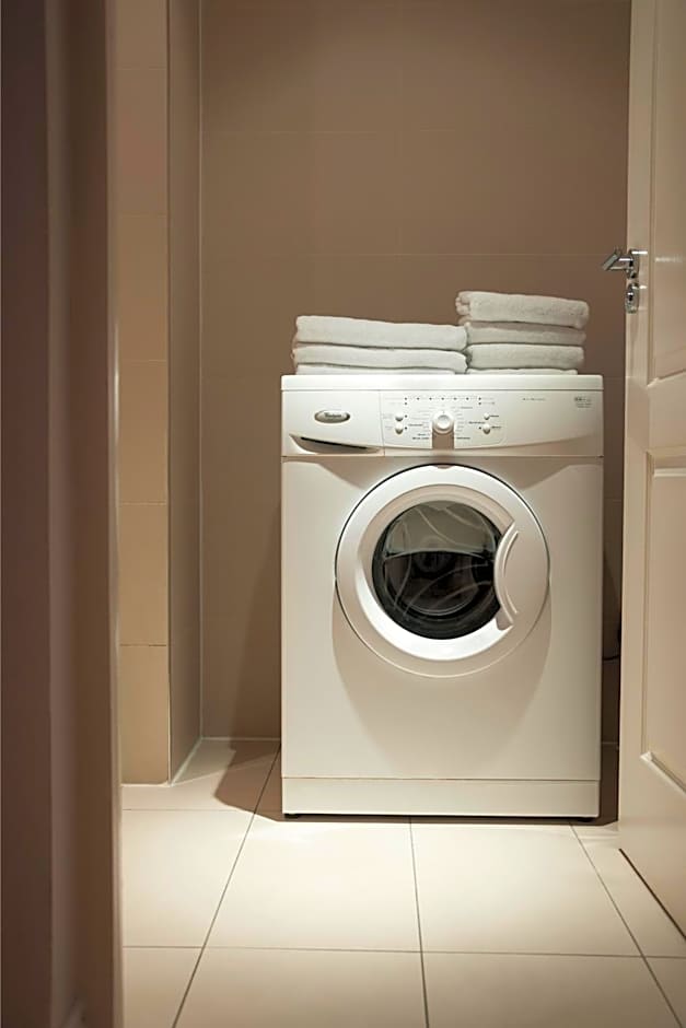 12 London Street Apartments