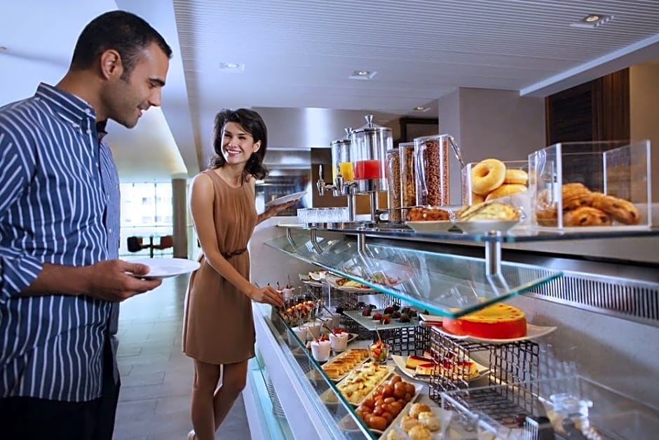 Centro Al Manhal by Rotana